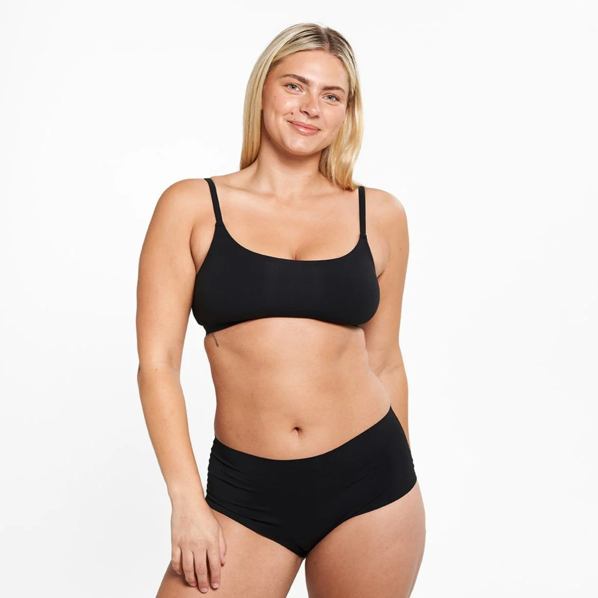 High-Rise Bikini Brief - Seamless Ultrasmooth 2.0 - Black - Image 3