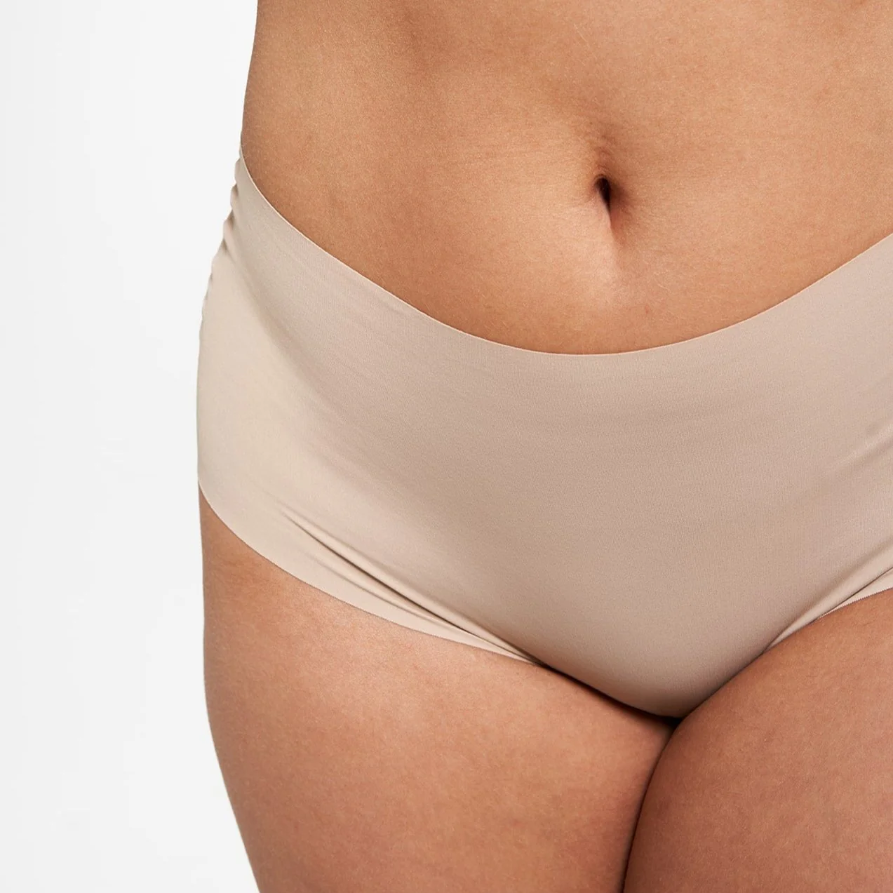 High-Rise Bikini Brief - Seamless Ultrasmooth 2.0 - Latte - Image 4