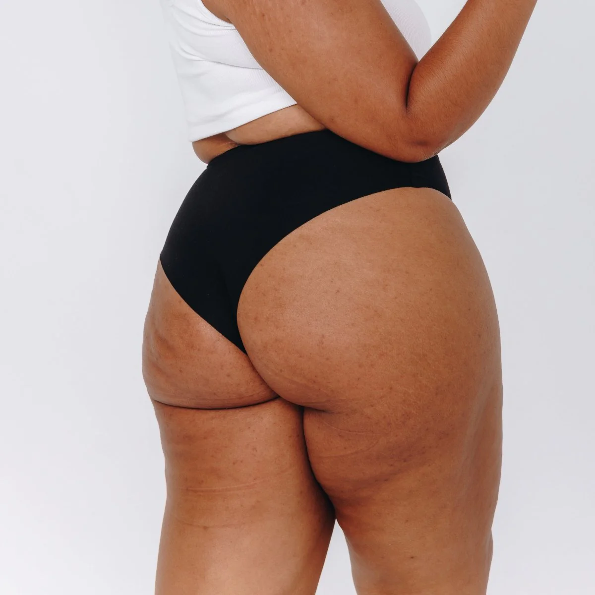 High-Rise Cheeky - Seamless Cotton - Black - Image 12
