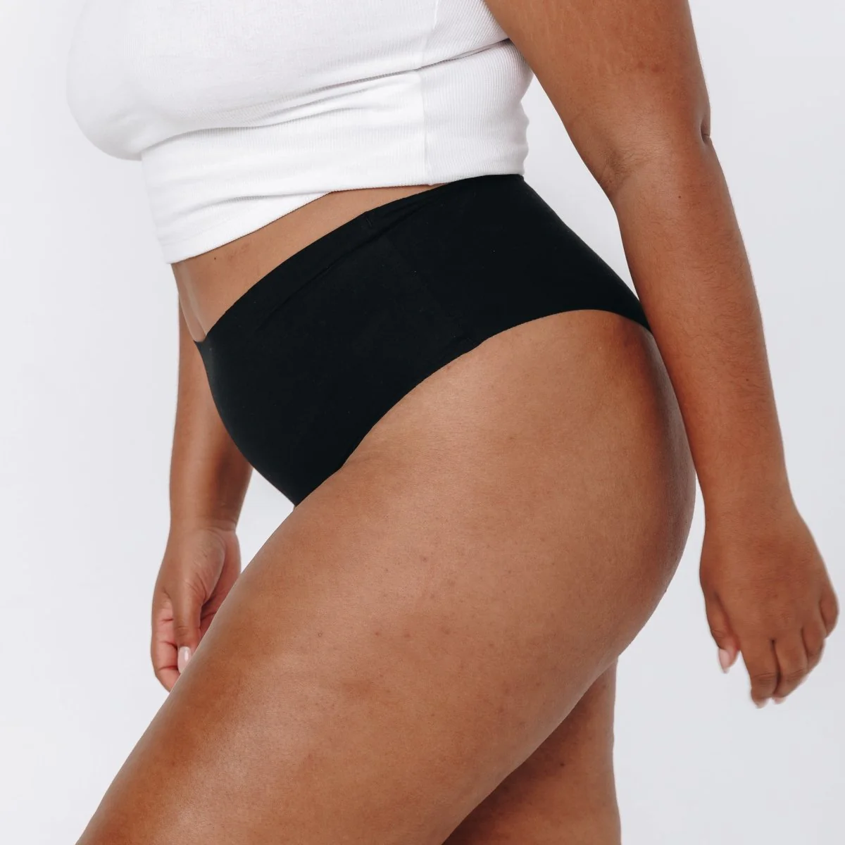 High-Rise Cheeky - Seamless Cotton - Black - Image 14