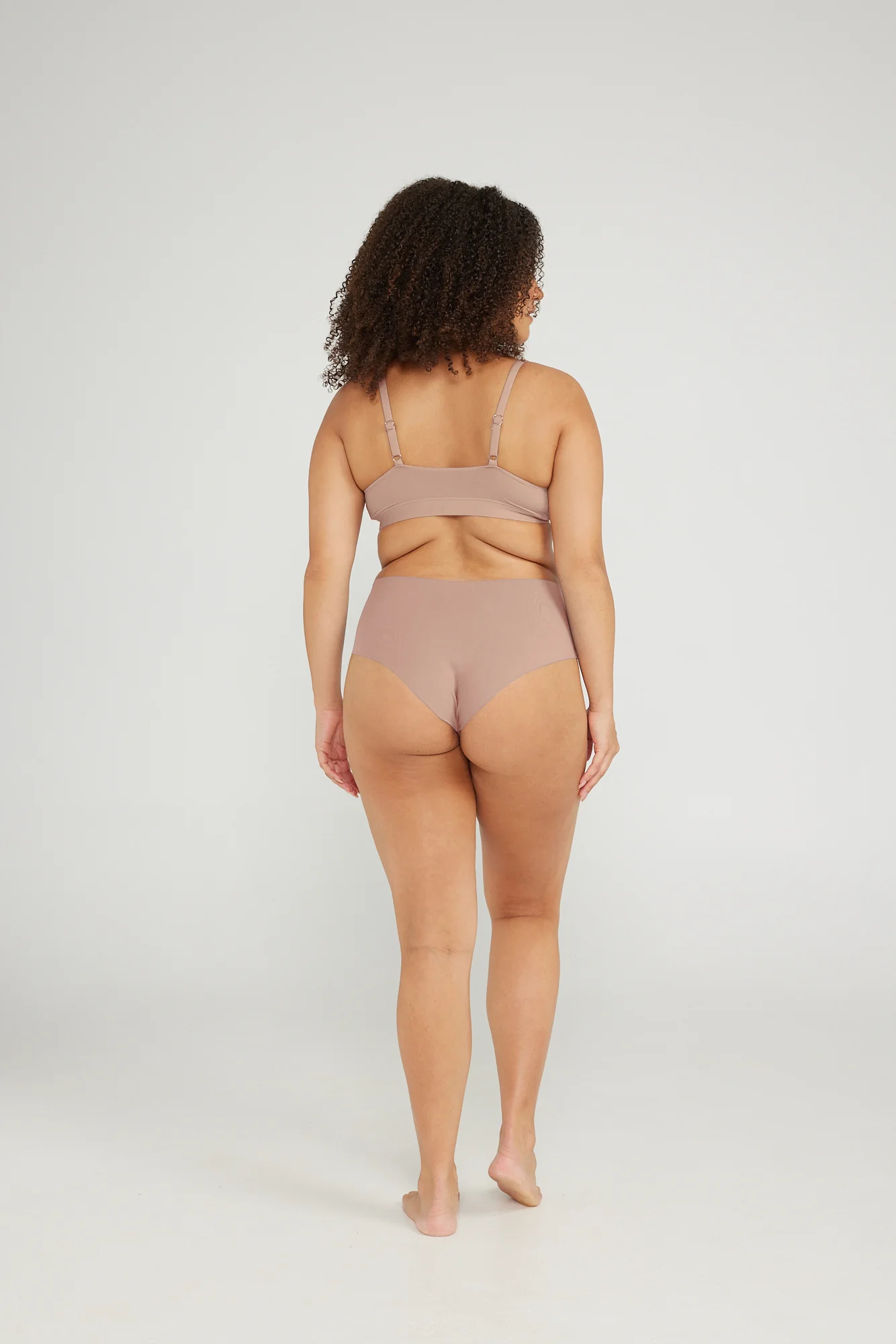 Mid-Rise Cheeky - Seamless Cotton - Latte - Image 10